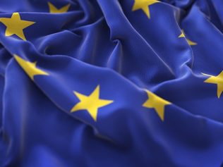 L'Union européenne adopte deux directives en matière de contrats de vente de biens et de contrats de fourniture de contenus et services numériques